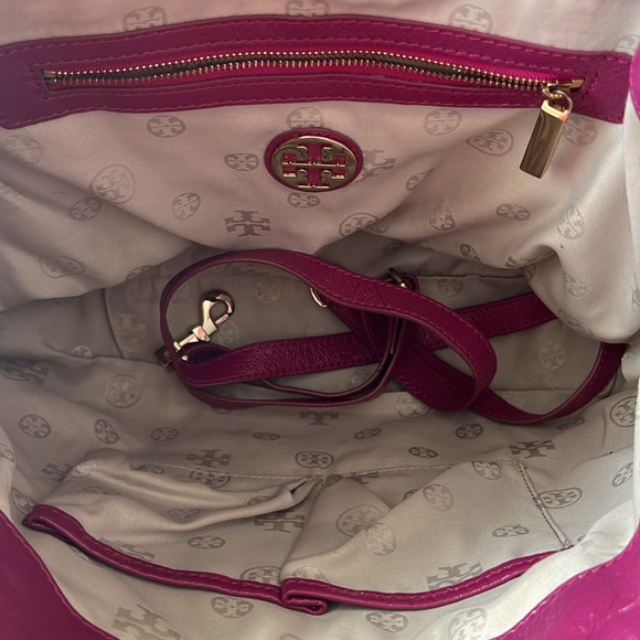 Tory Burch Amanda 2 Way Bag - Picture 4 of 9